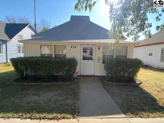 628 N OAK ST, PRATT, KS 67124 - Image 1