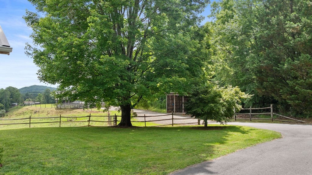 Warne, North Carolina, 28909, United States, 3 Bedrooms Bedrooms, ,3 BathroomsBathrooms,Residential,Active,1858681
