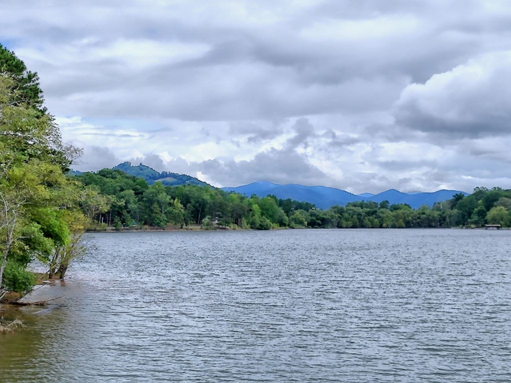 Hiawassee, Georgia, 30546, United States, 2 Bedrooms Bedrooms, ,3 BathroomsBathrooms,Residential,Active,1914769