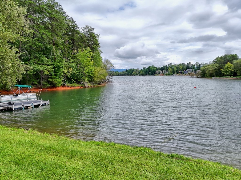 Hiawassee, Georgia, 30546, United States, 2 Bedrooms Bedrooms, ,3 BathroomsBathrooms,Residential,Active,1914769