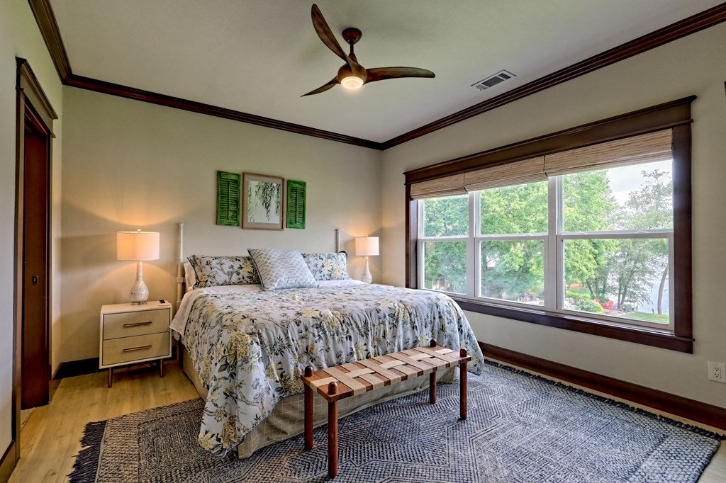 Hiawassee, Georgia, 30546, United States, 2 Bedrooms Bedrooms, ,3 BathroomsBathrooms,Residential,Active,1914769