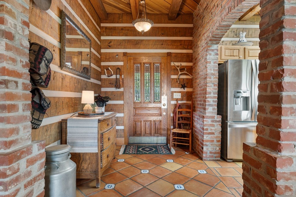 Warne, North Carolina, 28909, United States, 3 Bedrooms Bedrooms, ,3 BathroomsBathrooms,Residential,Active,1858681
