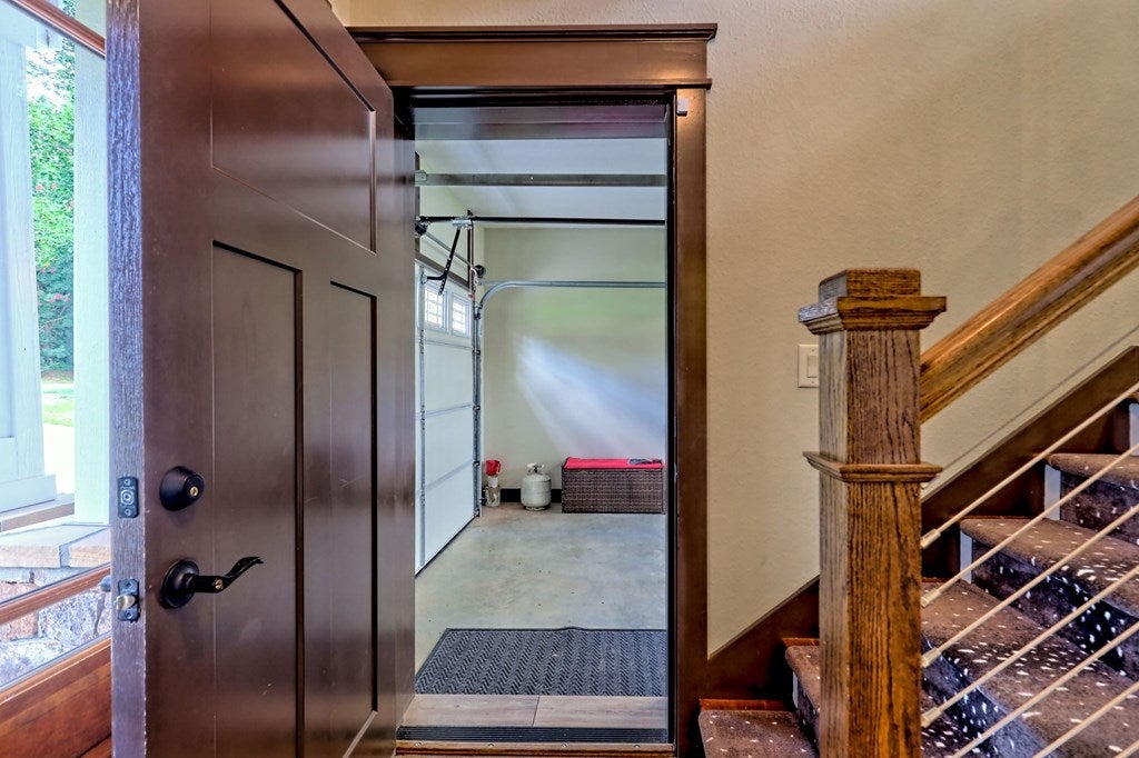 Hiawassee, Georgia, 30546, United States, 2 Bedrooms Bedrooms, ,3 BathroomsBathrooms,Residential,Active,1914769