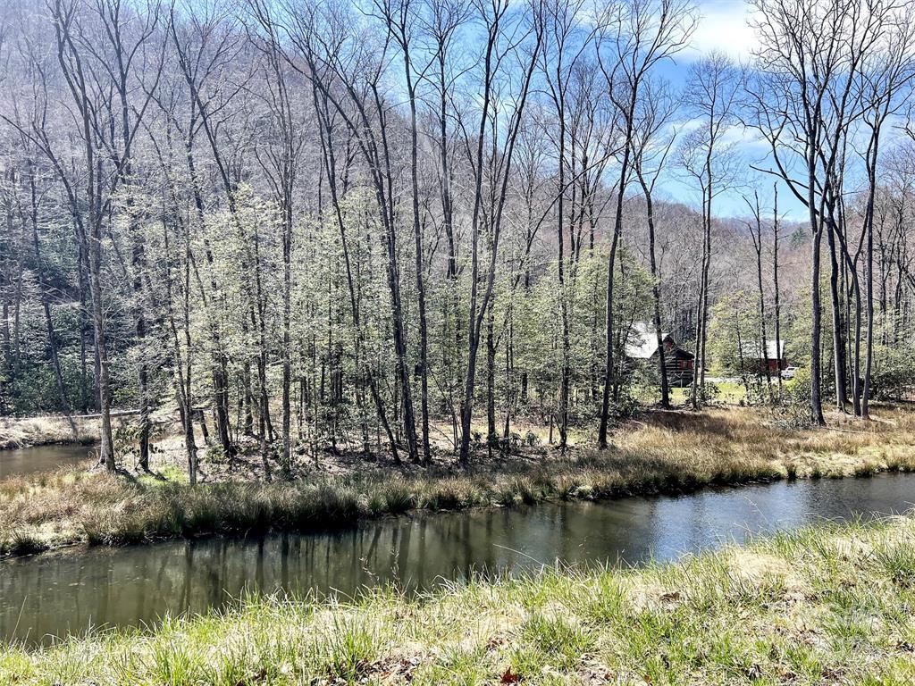 Robbinsville, North Carolina, 28771, United States, 6 Bedrooms Bedrooms, ,4 BathroomsBathrooms,Residential,Active,1764845