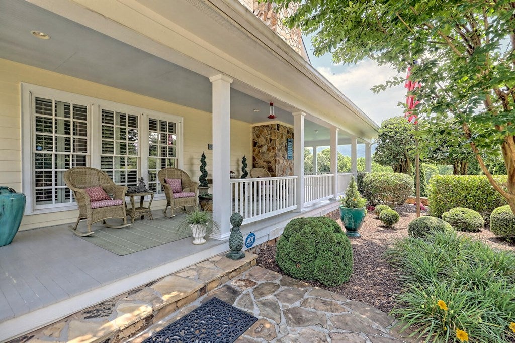 Young Harris, Georgia, 30582, United States, 4 Bedrooms Bedrooms, ,5 BathroomsBathrooms,Residential,Active,1945365