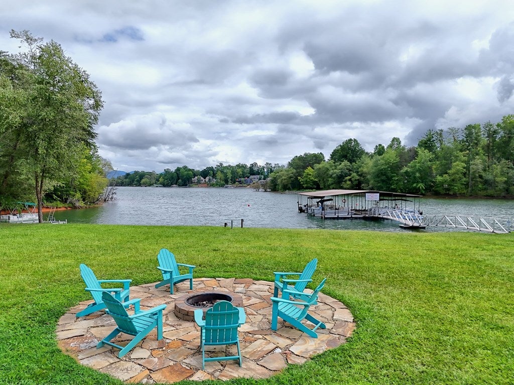 Hiawassee, Georgia, 30546, United States, 2 Bedrooms Bedrooms, ,3 BathroomsBathrooms,Residential,Active,1914769