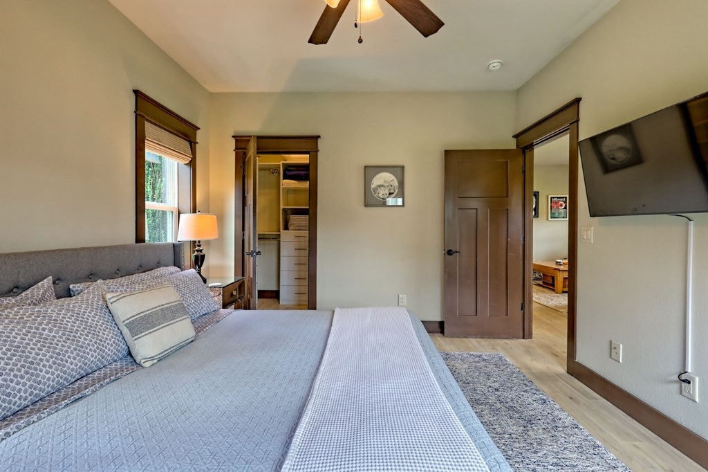 Hiawassee, Georgia, 30546, United States, 2 Bedrooms Bedrooms, ,3 BathroomsBathrooms,Residential,Active,1914769