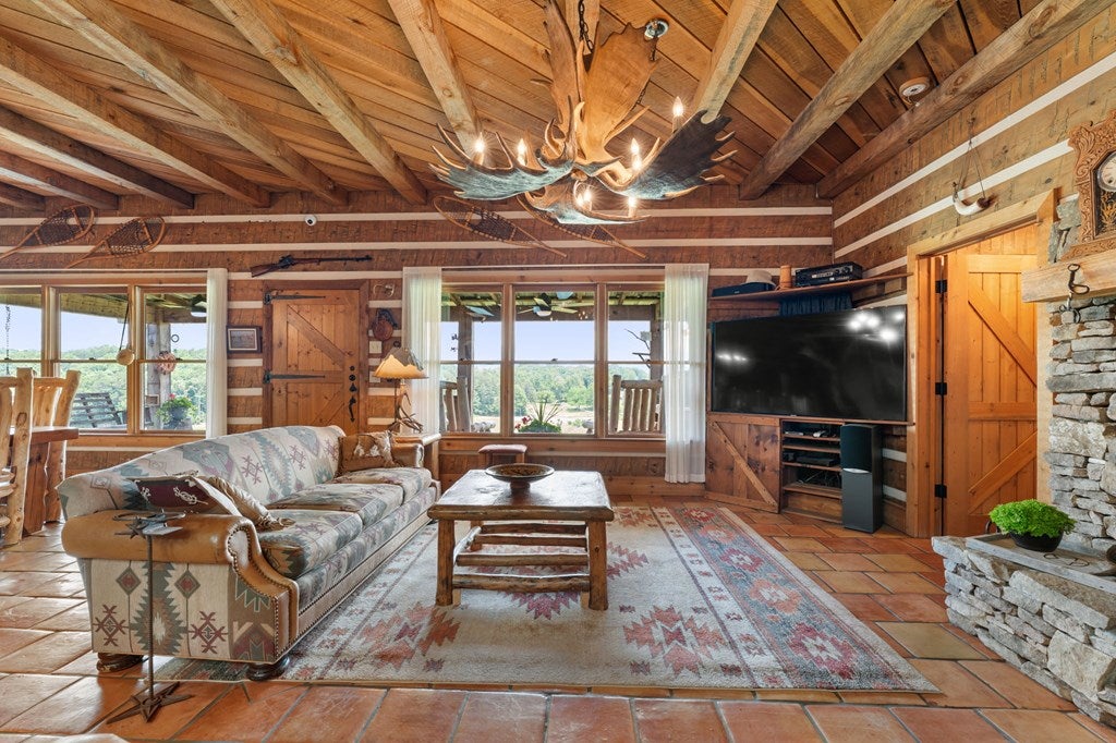 Warne, North Carolina, 28909, United States, 3 Bedrooms Bedrooms, ,3 BathroomsBathrooms,Residential,Active,1858681