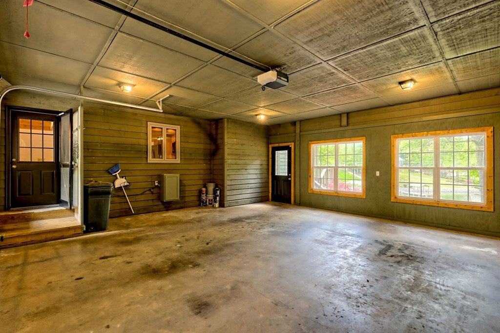 Hiawassee, Georgia, 30546, United States, ,3 BathroomsBathrooms,Residential,Active,1790284