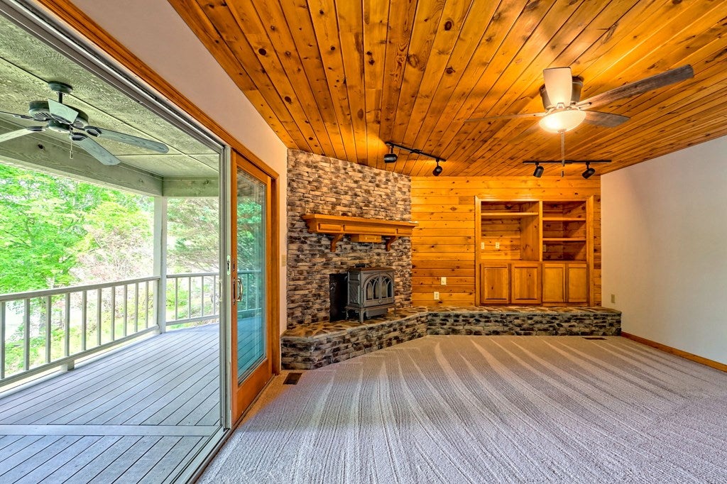 Hiawassee, Georgia, 30546, United States, ,3 BathroomsBathrooms,Residential,Active,1790284