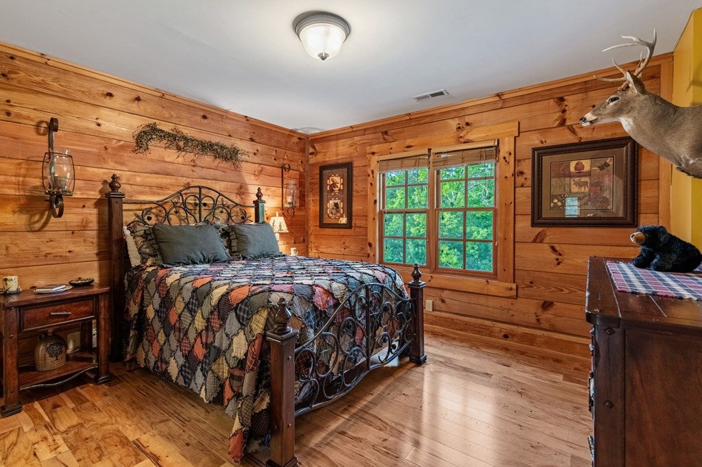 Brasstown, North Carolina, 28902, United States, 4 Bedrooms Bedrooms, ,5 BathroomsBathrooms,Residential,Active,1808288