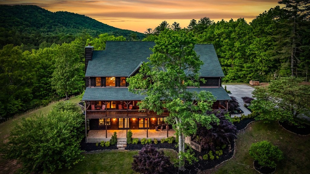 Brasstown, North Carolina, 28902, United States, 4 Bedrooms Bedrooms, ,5 BathroomsBathrooms,Residential,Active,1808288