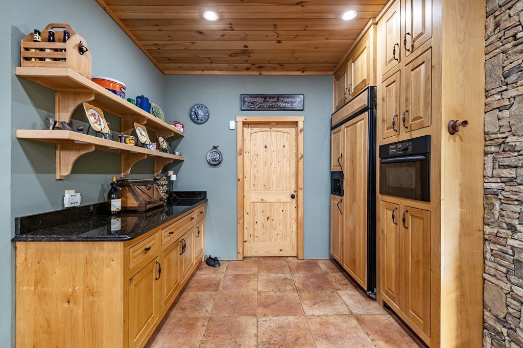 Brasstown, North Carolina, 28902, United States, 4 Bedrooms Bedrooms, ,5 BathroomsBathrooms,Residential,Active,1808288