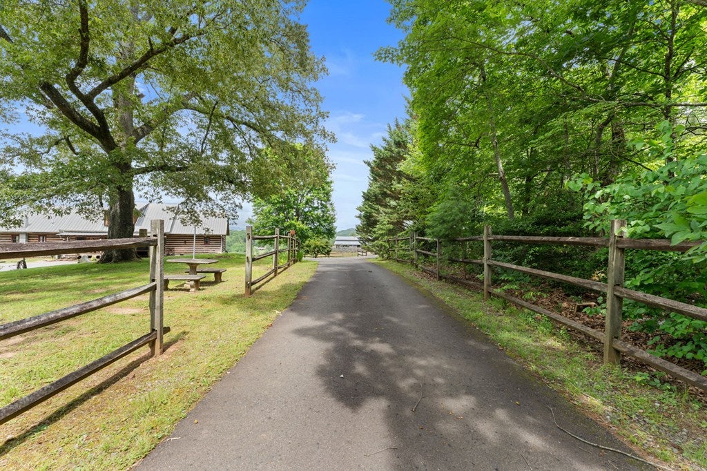 Warne, North Carolina, 28909, United States, 3 Bedrooms Bedrooms, ,3 BathroomsBathrooms,Residential,Active,1858681
