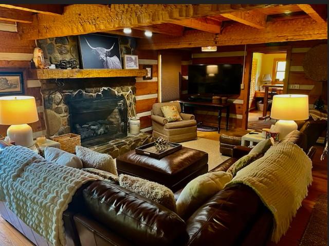 Robbinsville, North Carolina, 28771, United States, 6 Bedrooms Bedrooms, ,4 BathroomsBathrooms,Residential,Active,1764845
