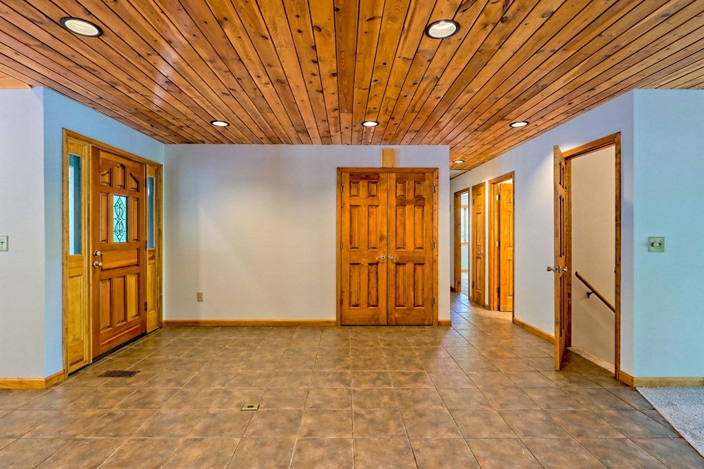 Hiawassee, Georgia, 30546, United States, ,3 BathroomsBathrooms,Residential,Active,1790284