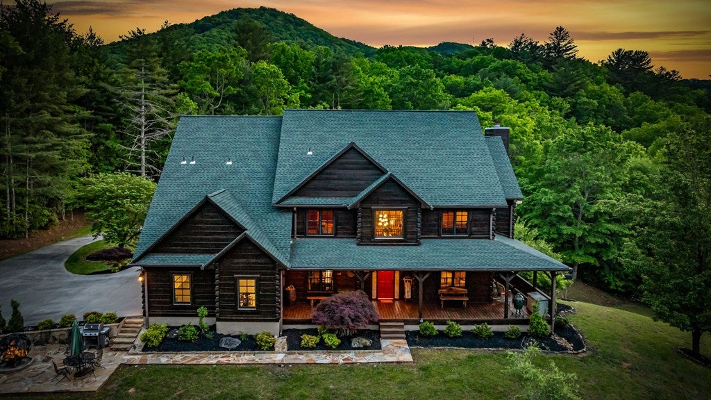 Brasstown, North Carolina, 28902, United States, 4 Bedrooms Bedrooms, ,5 BathroomsBathrooms,Residential,Active,1808288