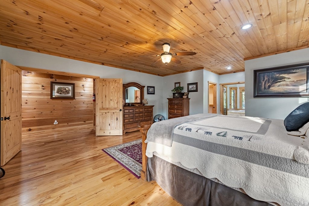 Brasstown, North Carolina, 28902, United States, 4 Bedrooms Bedrooms, ,5 BathroomsBathrooms,Residential,Active,1808288