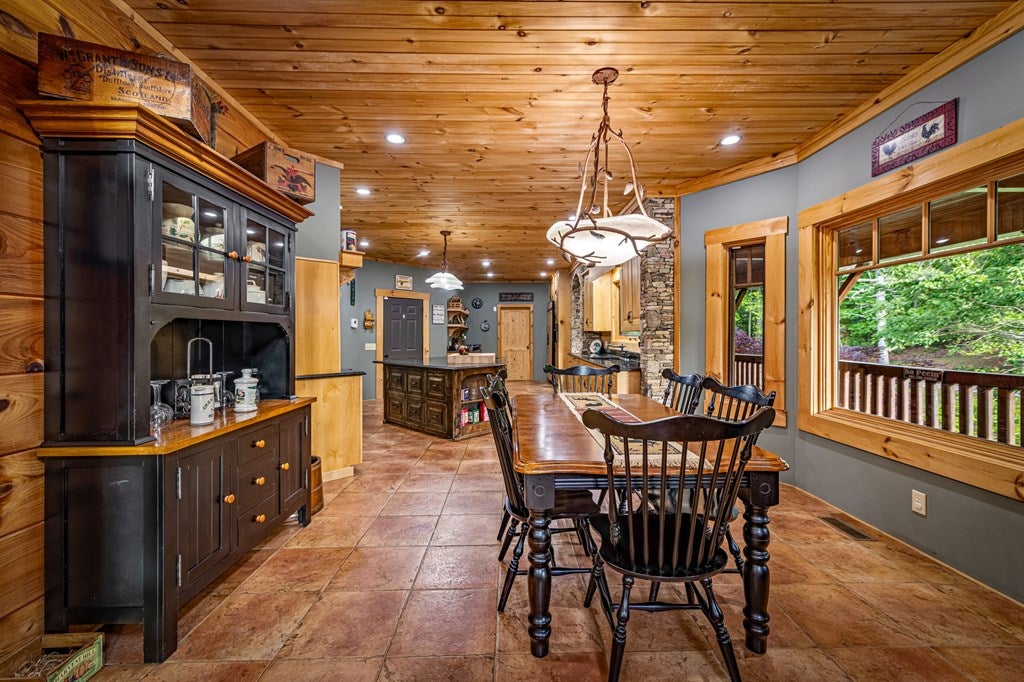 Brasstown, North Carolina, 28902, United States, 4 Bedrooms Bedrooms, ,5 BathroomsBathrooms,Residential,Active,1808288