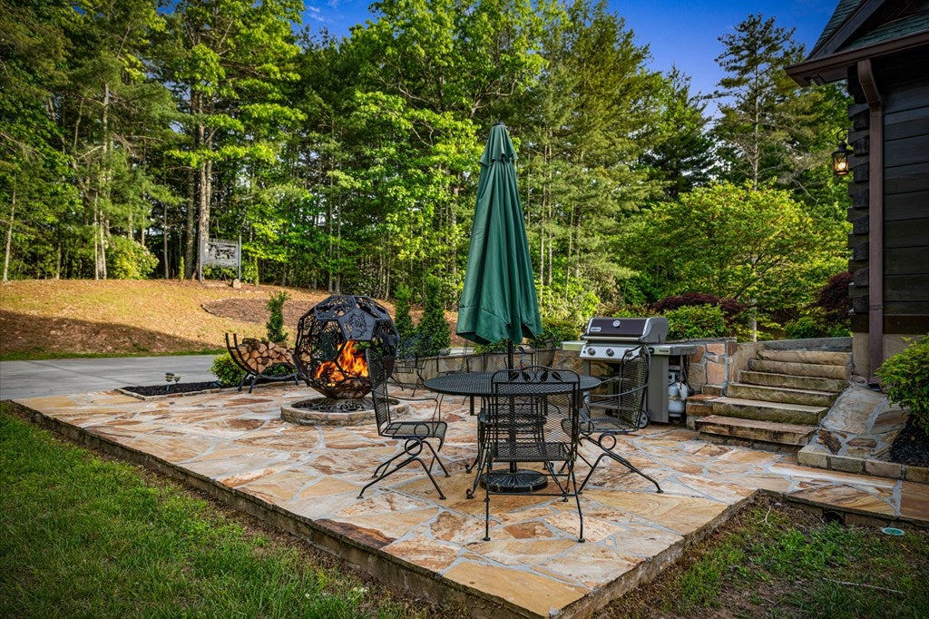 Brasstown, North Carolina, 28902, United States, 4 Bedrooms Bedrooms, ,5 BathroomsBathrooms,Residential,Active,1808288