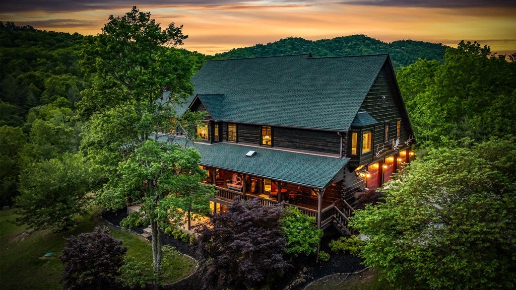 Brasstown, North Carolina, 28902, United States, 4 Bedrooms Bedrooms, ,5 BathroomsBathrooms,Residential,Active,1808288