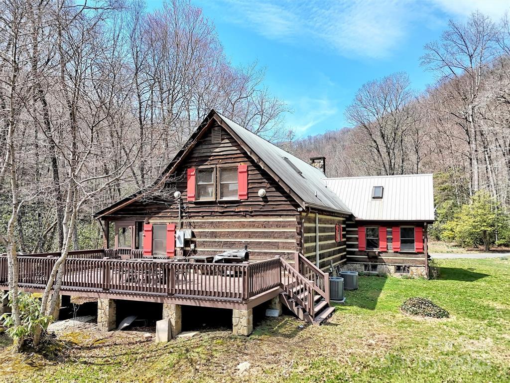 Robbinsville, North Carolina, 28771, United States, 6 Bedrooms Bedrooms, ,4 BathroomsBathrooms,Residential,Active,1764845