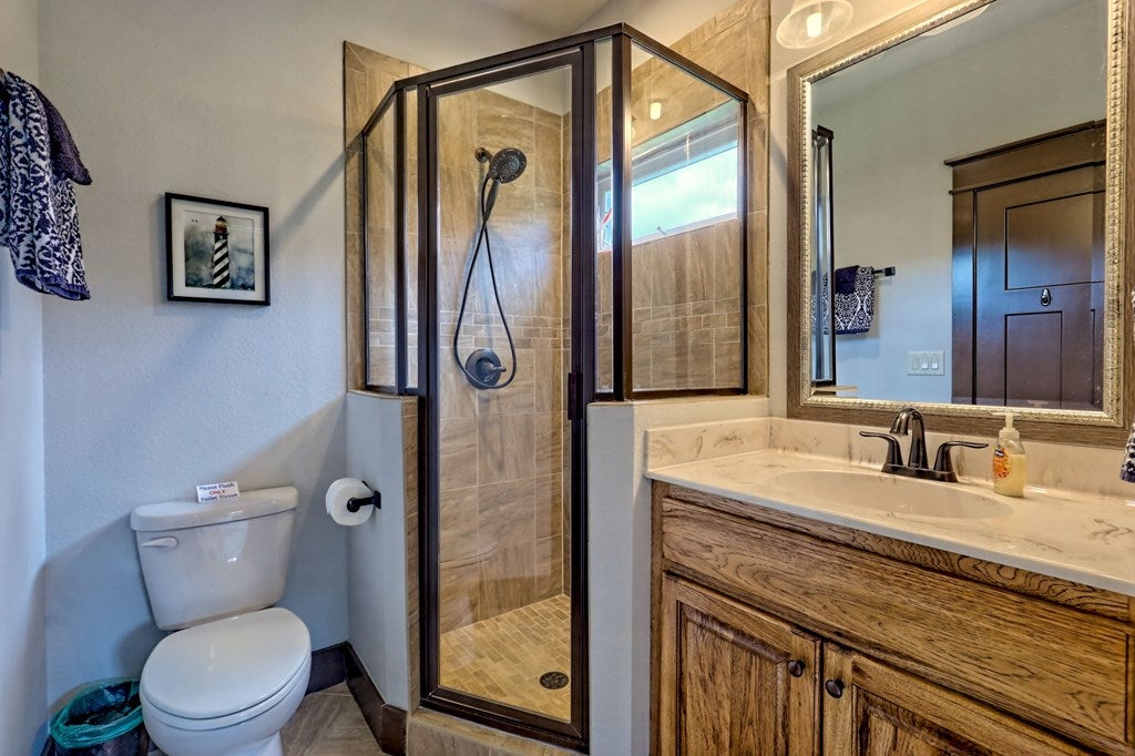 Hiawassee, Georgia, 30546, United States, 2 Bedrooms Bedrooms, ,3 BathroomsBathrooms,Residential,Active,1914769