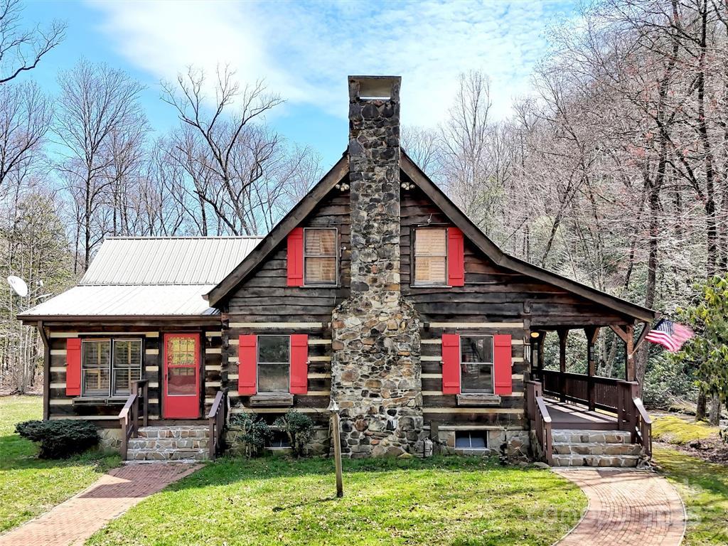 Robbinsville, North Carolina, 28771, United States, 6 Bedrooms Bedrooms, ,4 BathroomsBathrooms,Residential,Active,1764845