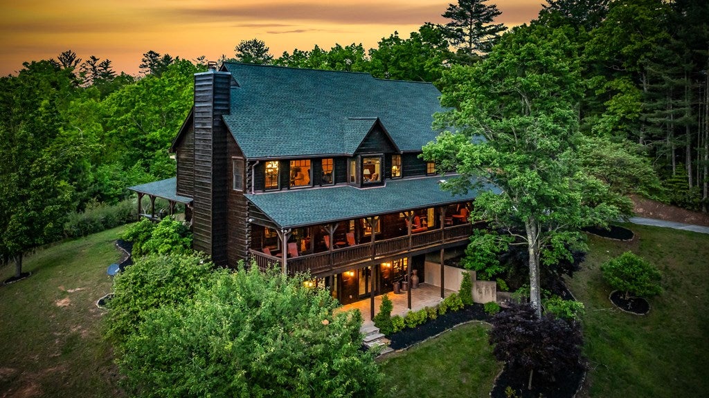 Brasstown, North Carolina, 28902, United States, 4 Bedrooms Bedrooms, ,5 BathroomsBathrooms,Residential,Active,1808288