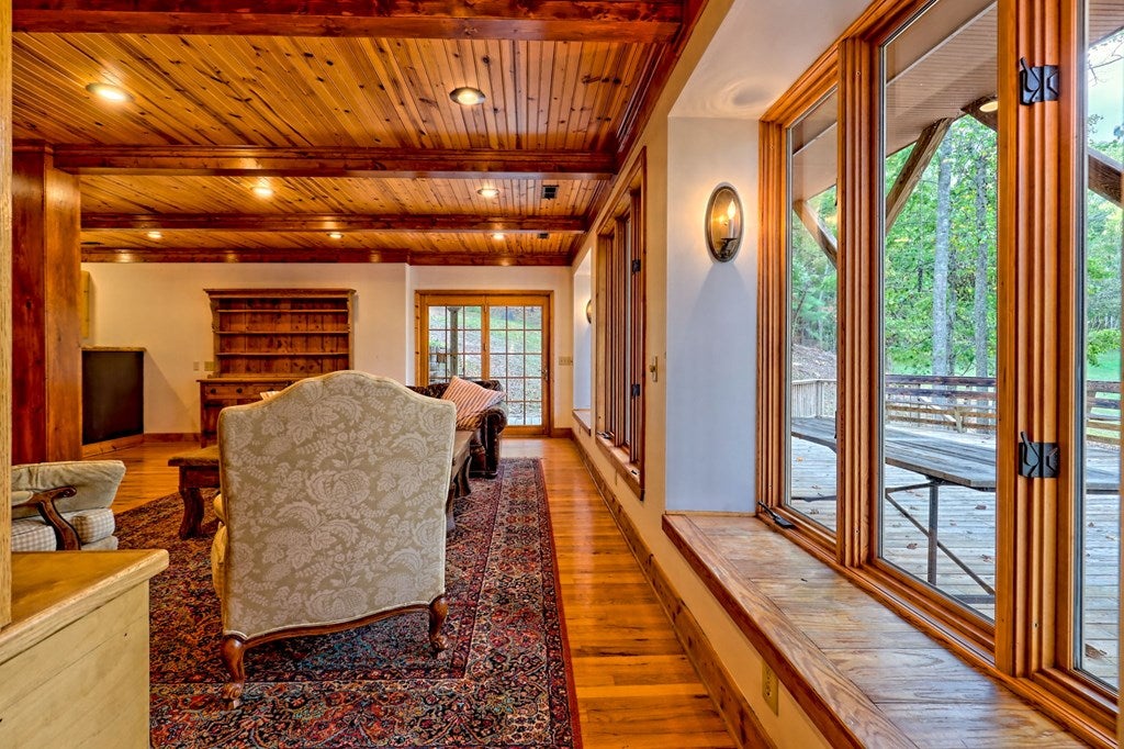 Warne, North Carolina, 28909, United States, 5 Bedrooms Bedrooms, ,6 BathroomsBathrooms,Residential,Active,1968111