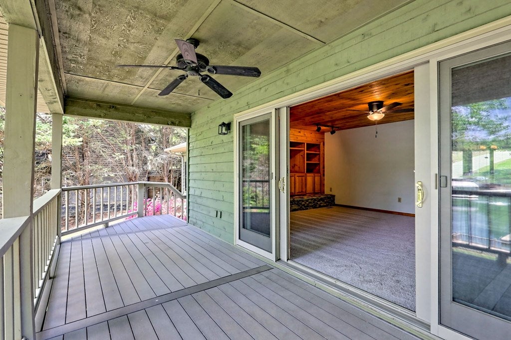 Hiawassee, Georgia, 30546, United States, ,3 BathroomsBathrooms,Residential,Active,1790284
