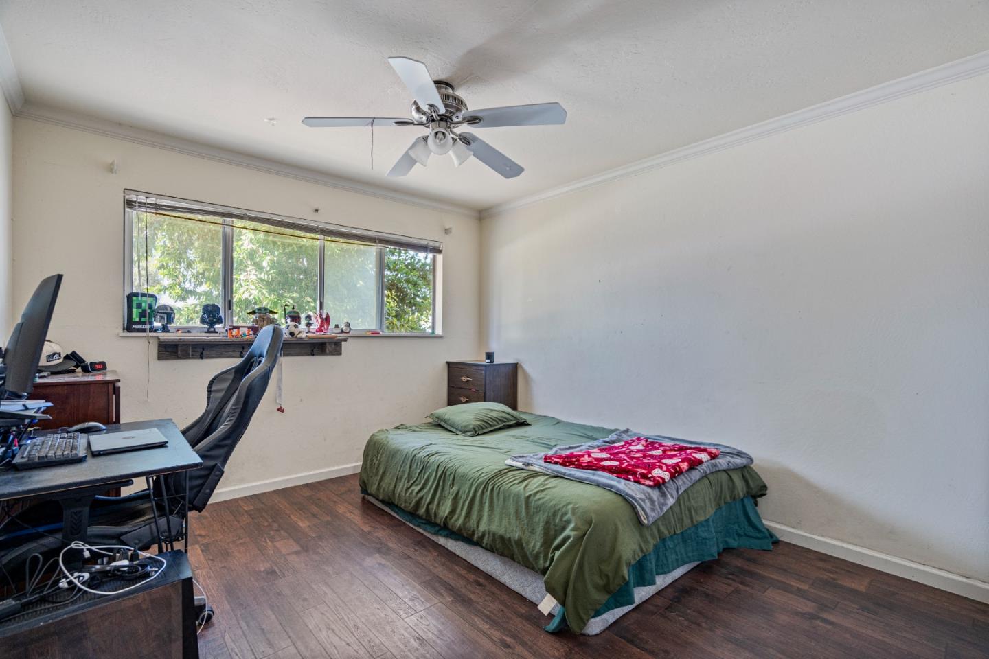 Hollister, California, 95023, United States, 4 Bedrooms Bedrooms, ,4 BathroomsBathrooms,Residential,Active,1943799