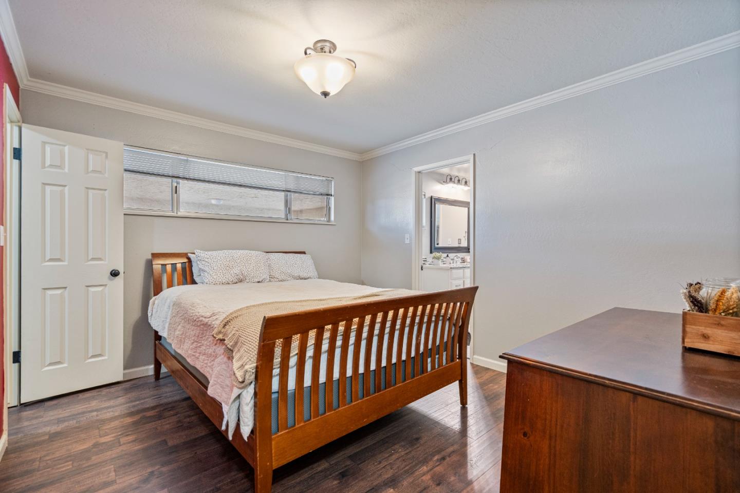 Hollister, California, 95023, United States, 4 Bedrooms Bedrooms, ,4 BathroomsBathrooms,Residential,Active,1943799