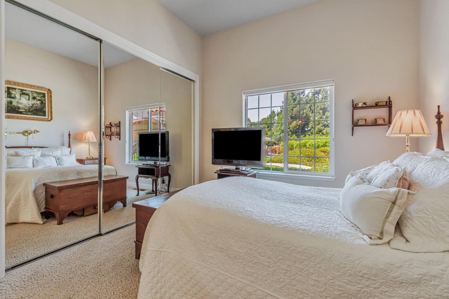Hollister, California, 95023, United States, 5 Bedrooms Bedrooms, ,4 BathroomsBathrooms,Residential,Active,1904181