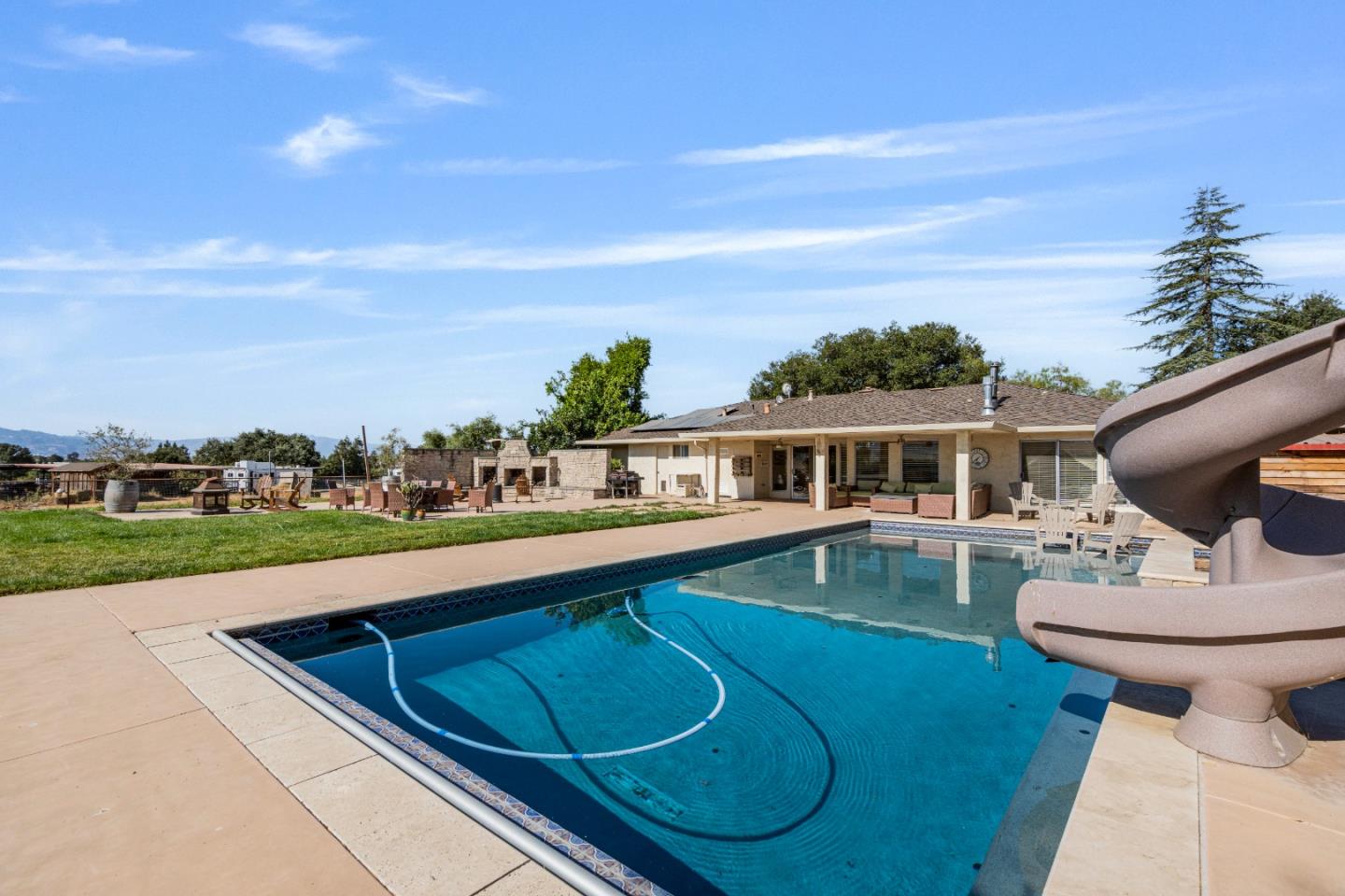 Hollister, California, 95023, United States, 4 Bedrooms Bedrooms, ,4 BathroomsBathrooms,Residential,Active,1943799
