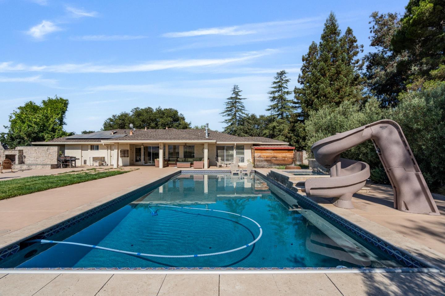 Hollister, California, 95023, United States, 4 Bedrooms Bedrooms, ,4 BathroomsBathrooms,Residential,Active,1943799
