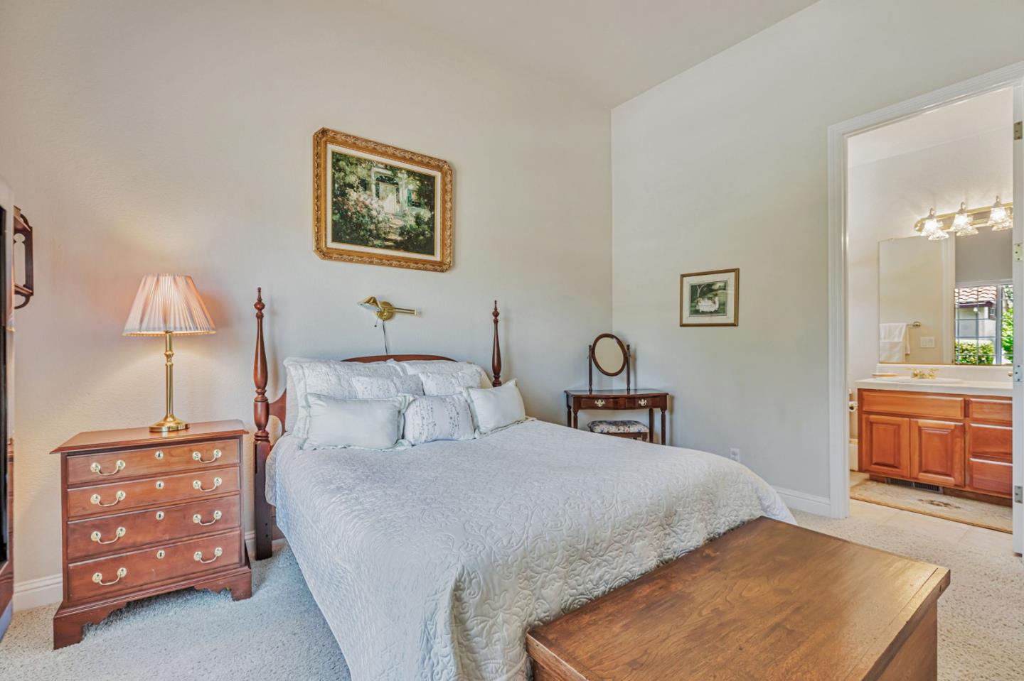 Hollister, California, 95023, United States, 5 Bedrooms Bedrooms, ,4 BathroomsBathrooms,Residential,Active,1904181