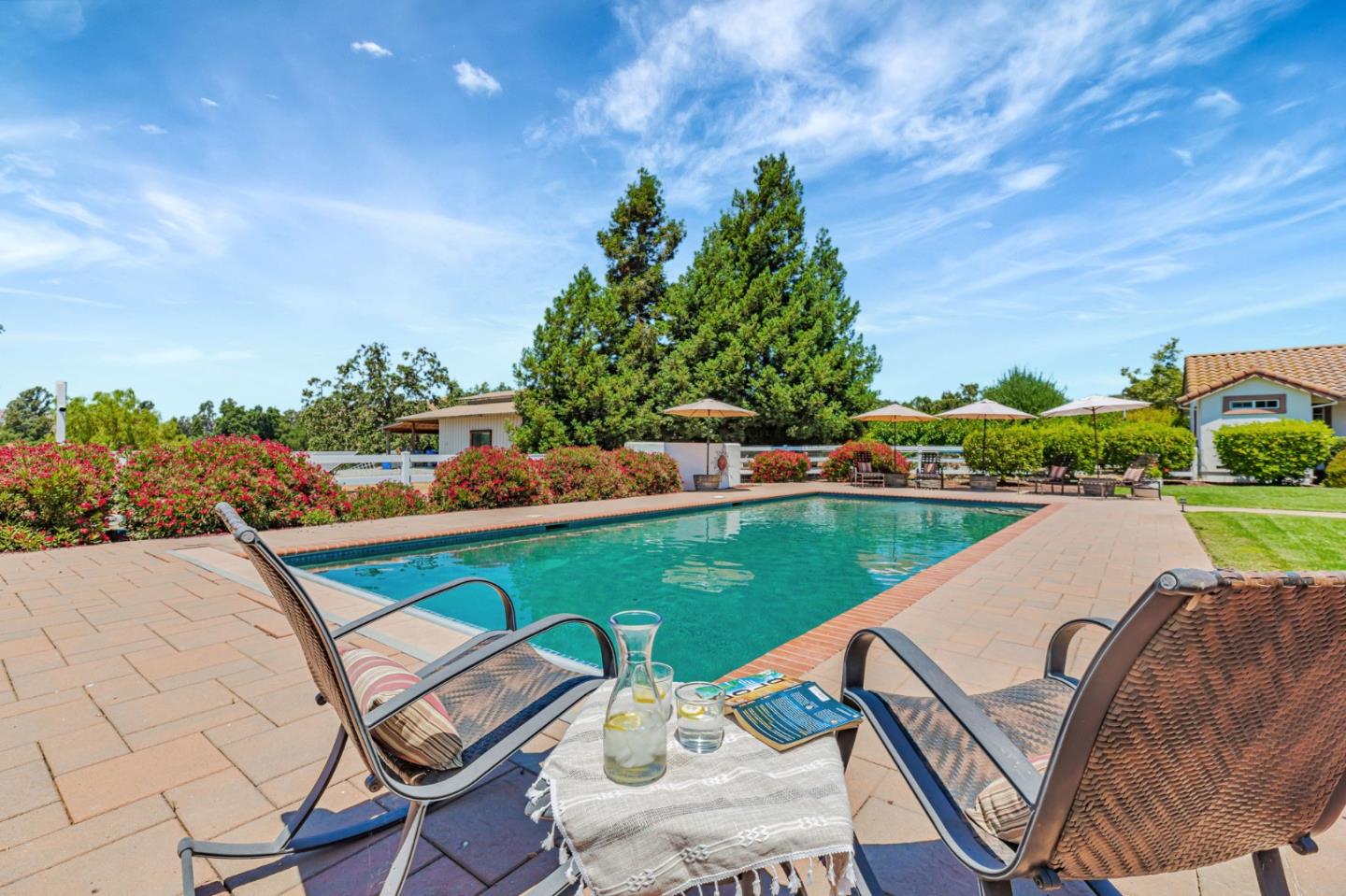 Hollister, California, 95023, United States, 5 Bedrooms Bedrooms, ,4 BathroomsBathrooms,Residential,Active,1904181
