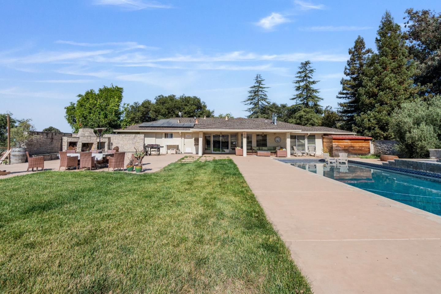 Hollister, California, 95023, United States, 4 Bedrooms Bedrooms, ,4 BathroomsBathrooms,Residential,Active,1943799