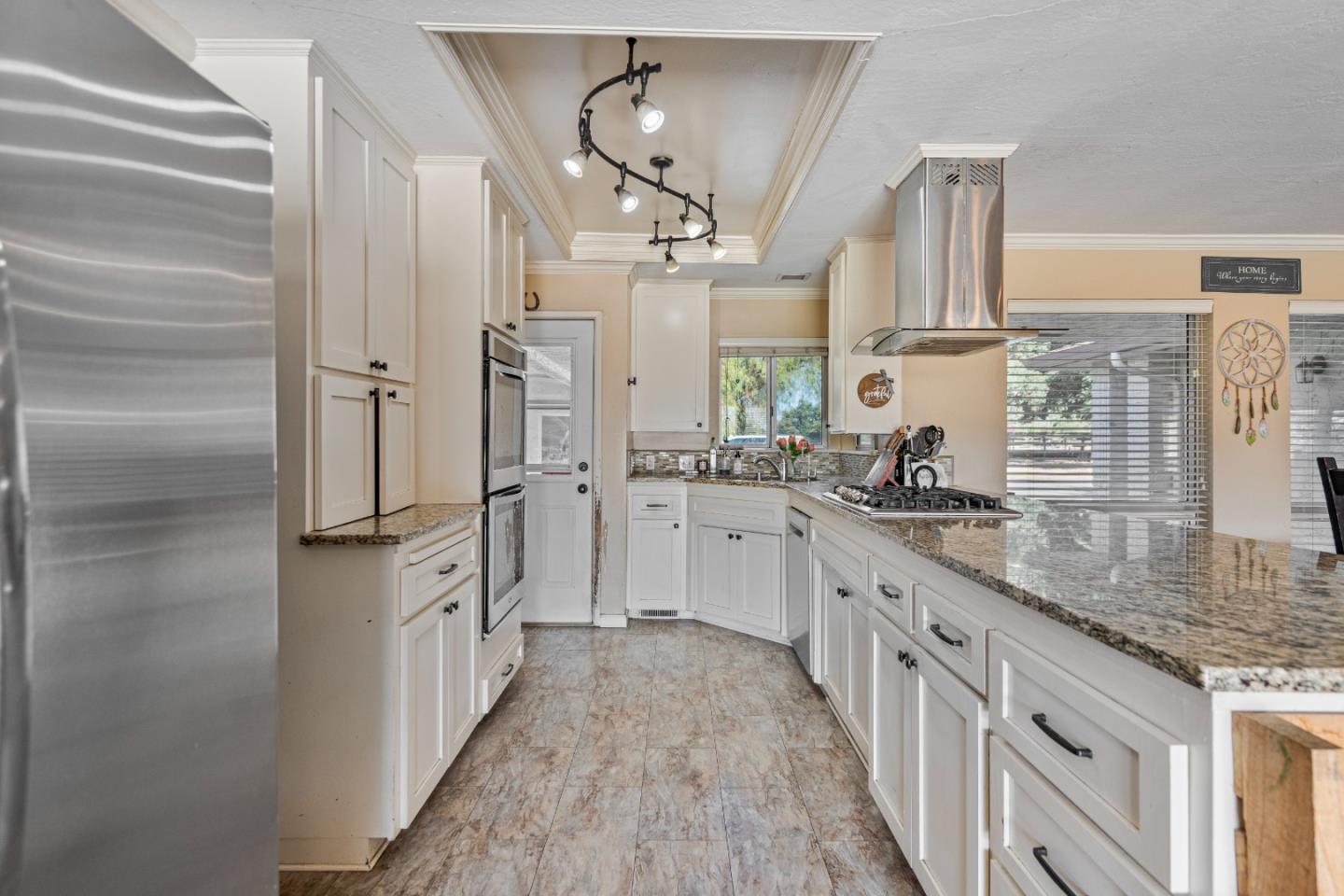 Hollister, California, 95023, United States, 4 Bedrooms Bedrooms, ,4 BathroomsBathrooms,Residential,Active,1943799