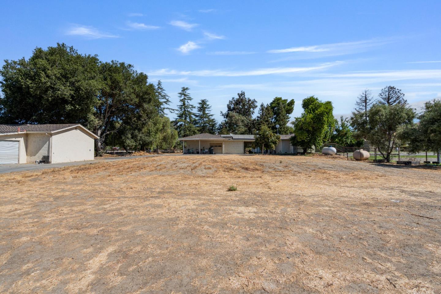 Hollister, California, 95023, United States, 4 Bedrooms Bedrooms, ,4 BathroomsBathrooms,Residential,Active,1943799