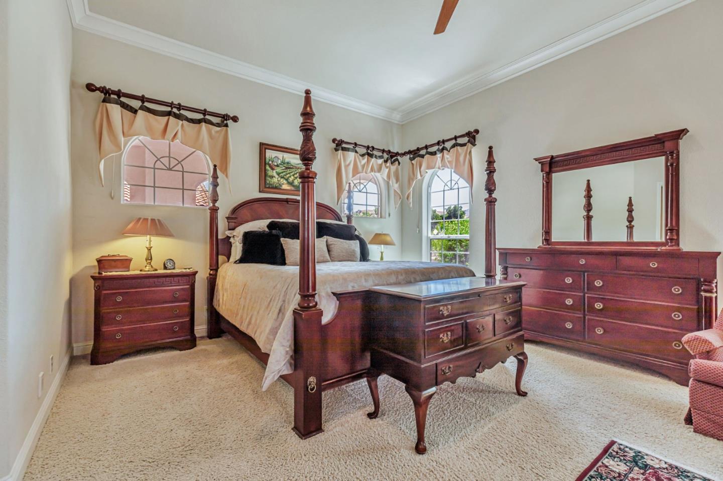 Hollister, California, 95023, United States, 5 Bedrooms Bedrooms, ,4 BathroomsBathrooms,Residential,Active,1904181