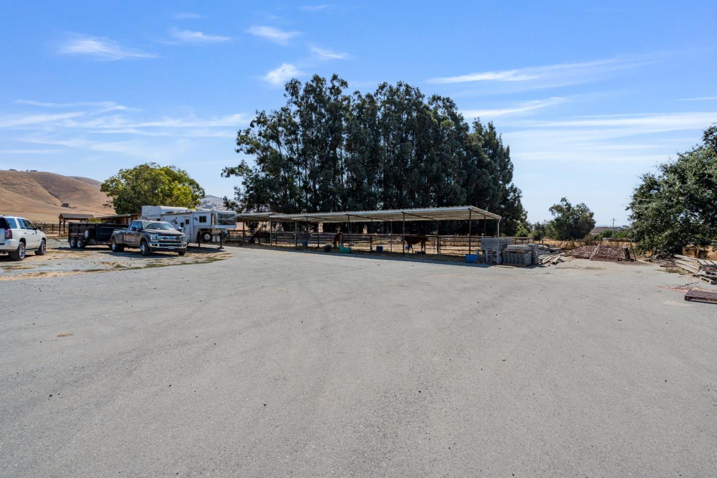 Hollister, California, 95023, United States, 4 Bedrooms Bedrooms, ,4 BathroomsBathrooms,Residential,Active,1943799
