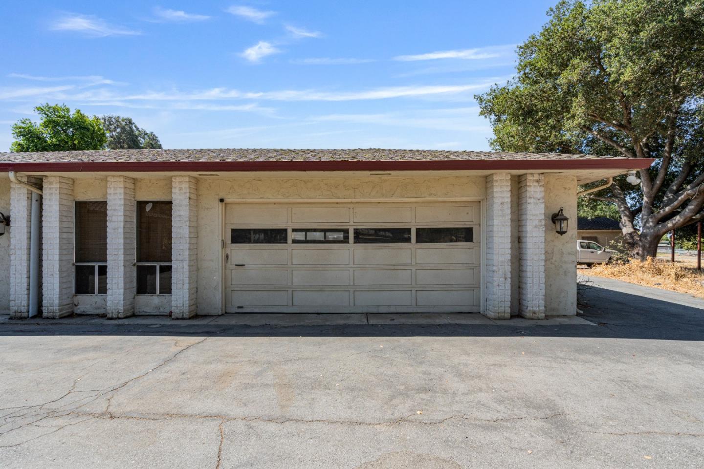 Hollister, California, 95023, United States, 4 Bedrooms Bedrooms, ,4 BathroomsBathrooms,Residential,Active,1943799
