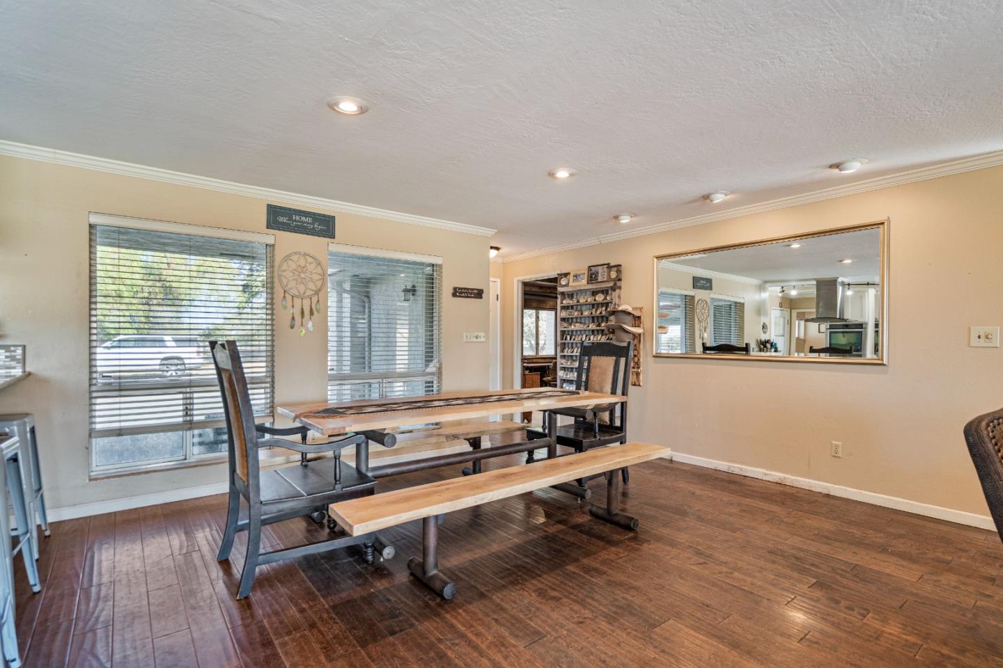 Hollister, California, 95023, United States, 4 Bedrooms Bedrooms, ,4 BathroomsBathrooms,Residential,Active,1943799