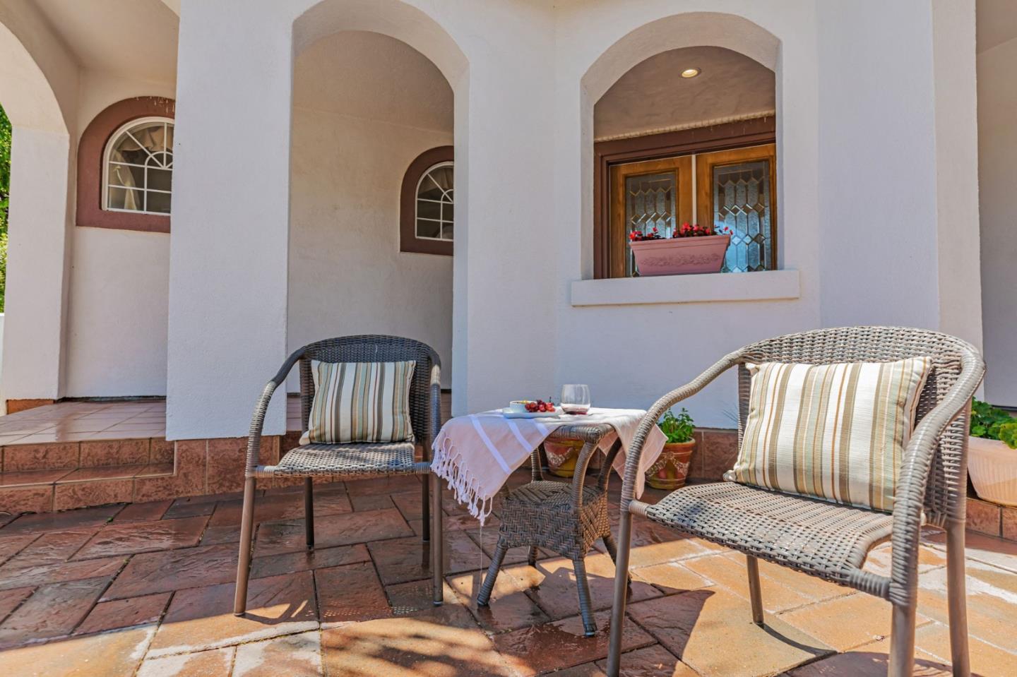 Hollister, California, 95023, United States, 5 Bedrooms Bedrooms, ,4 BathroomsBathrooms,Residential,Active,1904181