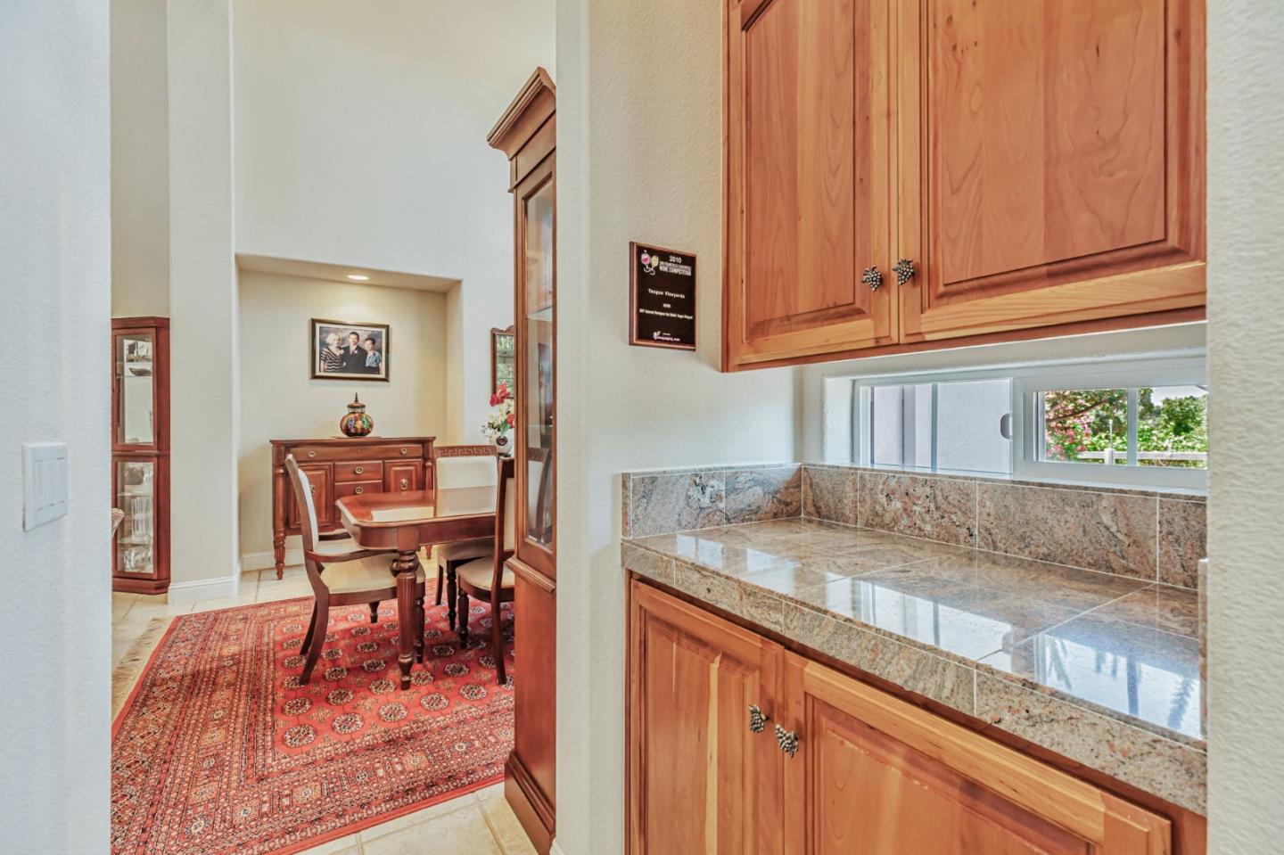 Hollister, California, 95023, United States, 5 Bedrooms Bedrooms, ,4 BathroomsBathrooms,Residential,Active,1904181
