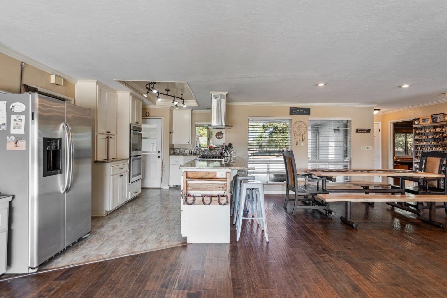 Hollister, California, 95023, United States, 4 Bedrooms Bedrooms, ,4 BathroomsBathrooms,Residential,Active,1943799