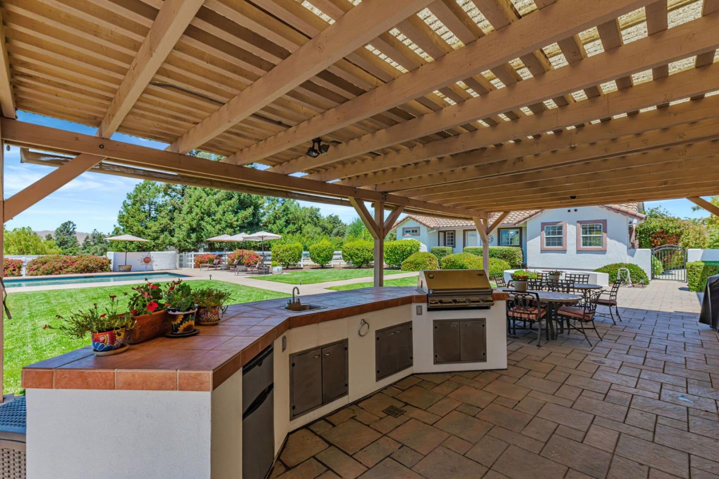 Hollister, California, 95023, United States, 5 Bedrooms Bedrooms, ,4 BathroomsBathrooms,Residential,Active,1904181