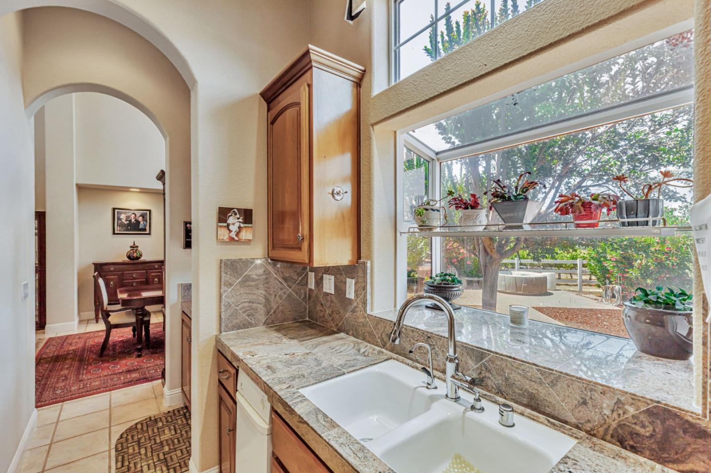 Hollister, California, 95023, United States, 5 Bedrooms Bedrooms, ,4 BathroomsBathrooms,Residential,Active,1904181